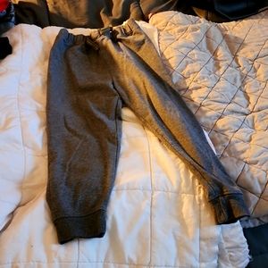 Thin grey boy's pants size 4-5